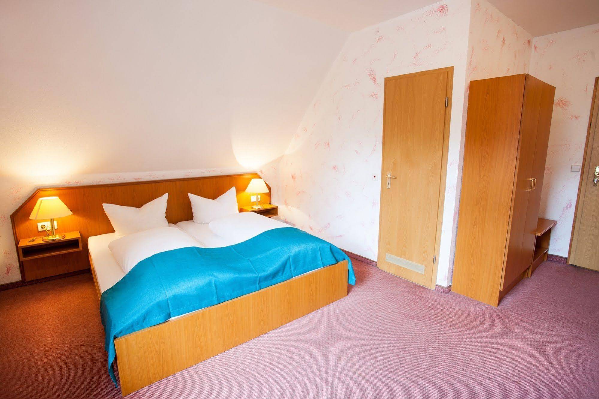Hotel Alter Wolf Wolfsburg Ngoại thất bức ảnh